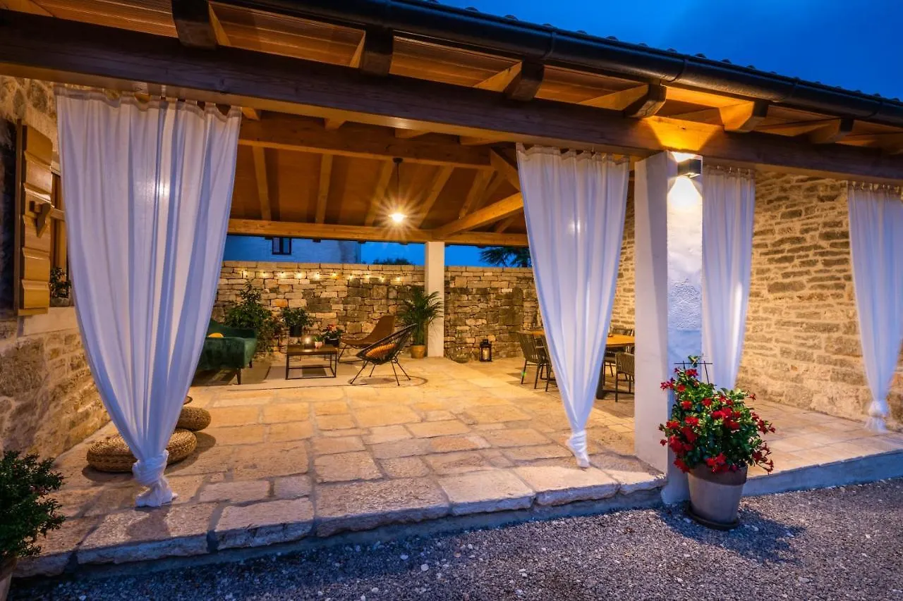Honey House Villa Roial